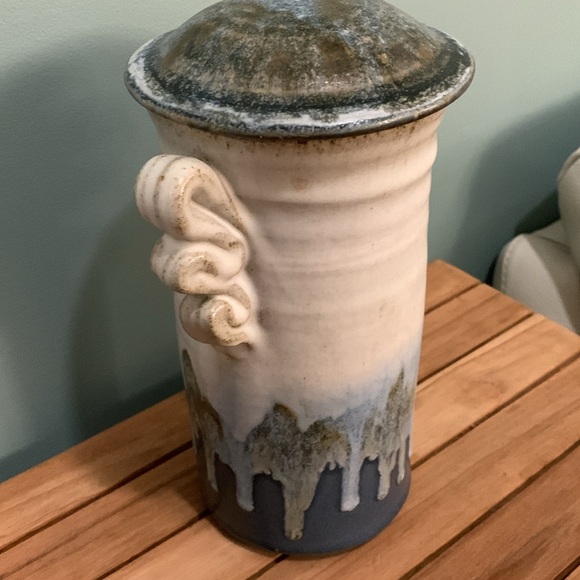 Handcrafted, Heavy Stoneware Vase with Lid - Picture 16 of 17